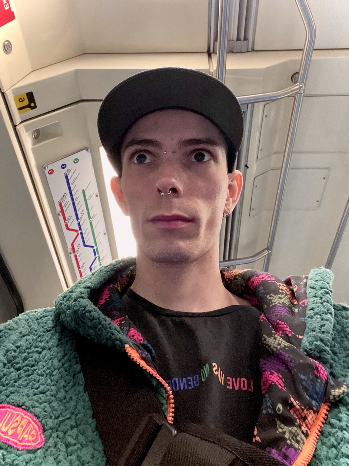 Filipe Albertini no metrô de São Paulo
